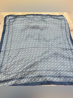 Burberry blue print 35x35 silky scarf‼️LAST ONE LEFT